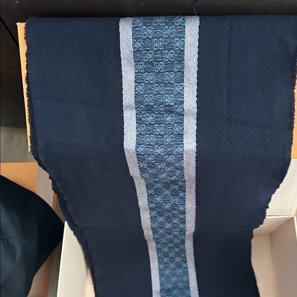 Gucci Black and Blue Men's Scarf - Picture 6 of 14